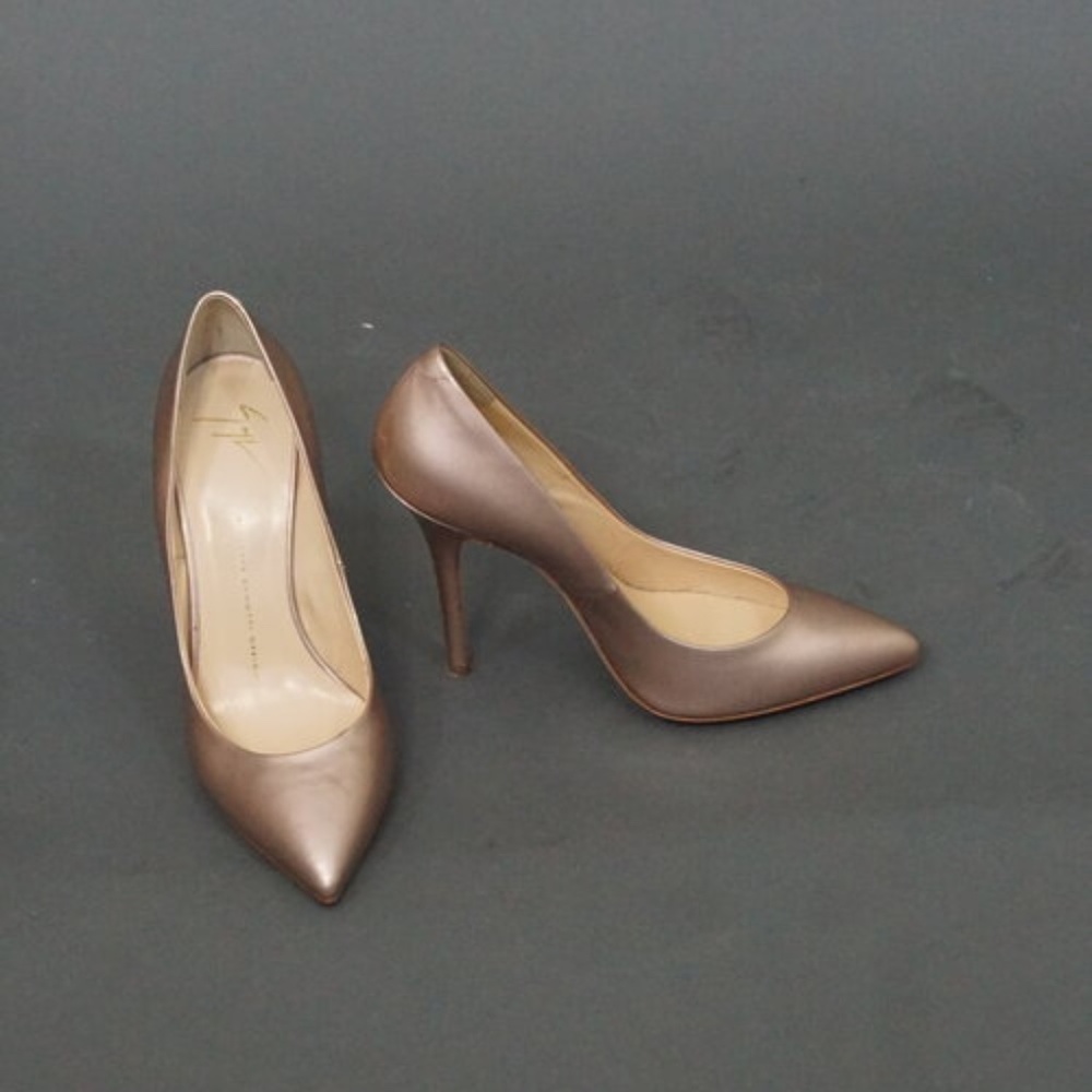 Blush, Giuseppe Zanotti Patent Leather Pumps